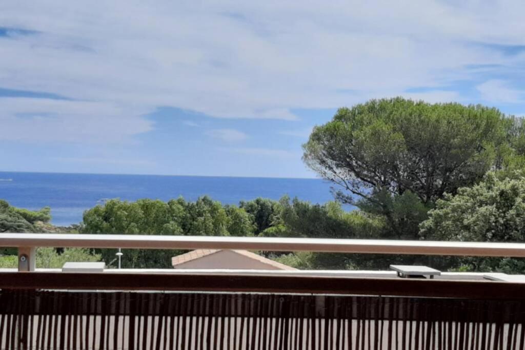 Charmant Appartement Vue Mer A 100M De La Plage. Saint Aygulf Exterior photo