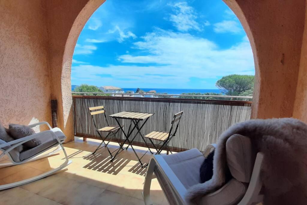 Charmant Appartement Vue Mer A 100M De La Plage. Saint Aygulf Exterior photo