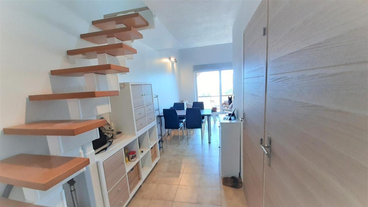Charmant Appartement Vue Mer A 100M De La Plage. Saint Aygulf Exterior photo